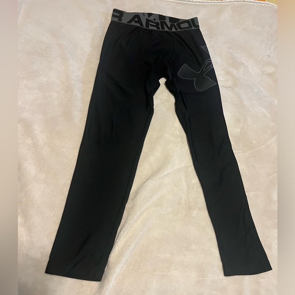 Under Armour boys leggings, Medium, black